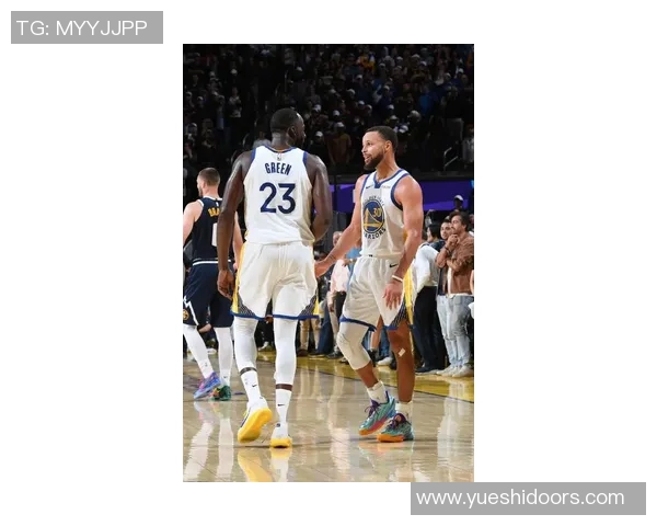 勇士与掘金对决库里在关键时刻展现传奇风采 勇士与掘金对决库里在关键时刻展现传奇风采