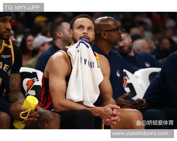 勇士与马刺西部决赛第二场激战回顾与精彩瞬间分析 勇士与马刺西部决赛第二场激战回顾与精彩瞬间分析