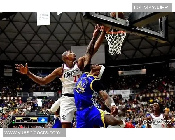 小牛队与湖人激战正酣NBA赛季精彩对决引发球迷热议