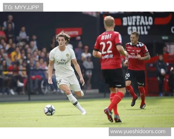 甘冈与巴黎比赛后数据分析揭示双方表现差异与战术调整