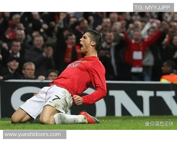 球迷疯狂冲入赛场抢夺C罗球衣引发热议的欧冠奇葩瞬间