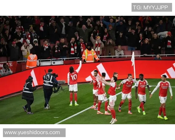 英超激战狼队迎战莱切城双方争夺关键三分展现实力较量 英超激战狼队迎战莱切城双方争夺关键三分展现实力较量