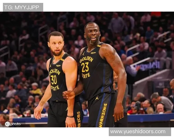 马刺队精彩封盖库里勇士队展现防守实力的巅峰对决